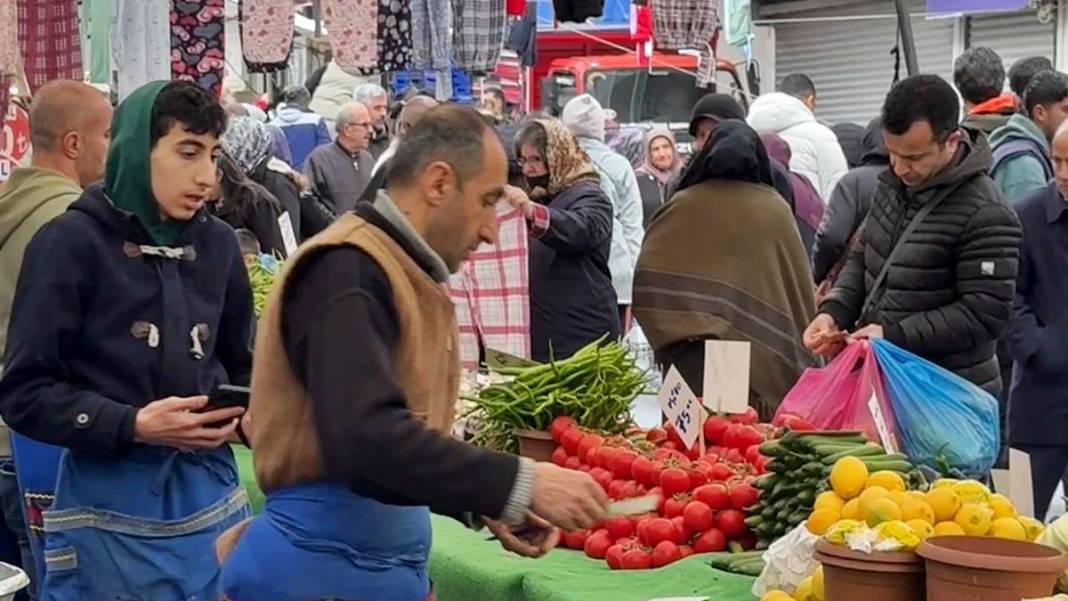 50 yıllık semt pazarına gidenler şoke oldu: Artık kurulmayacak! Meğer kaldırma kararını o kişiler aldırmış 6
